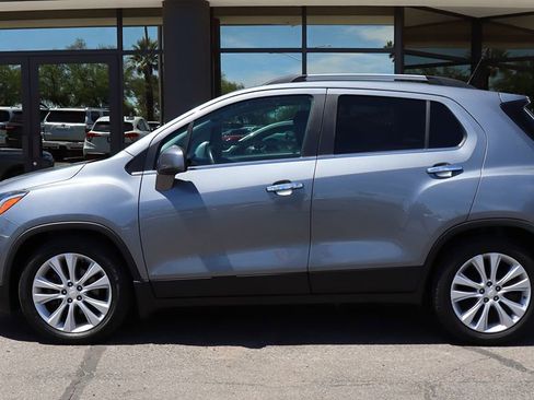 Used 2020 Chevrolet Trax Premier w/ LPO, Protection Package FWD image 8
