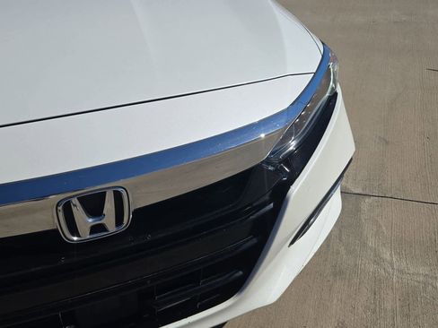 Used 2018 Honda Accord EX-L image 10