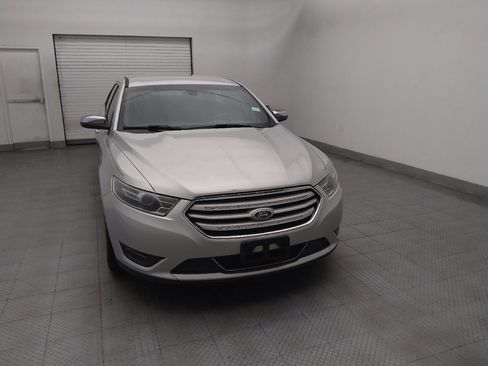 Used 2015 Ford Taurus Limited FWD image 14