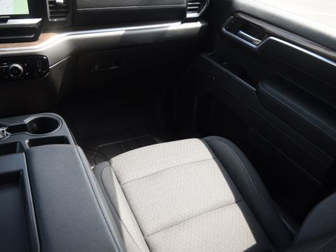 Used 2022 Chevrolet Silverado 1500 LT AWD/4WD image 13