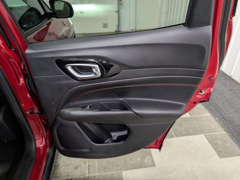 Used 2025 Jeep Compass Trailhawk AWD/4WD image 24