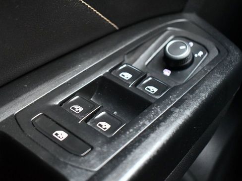 Used 2021 Volkswagen Atlas SEL Premium image 19