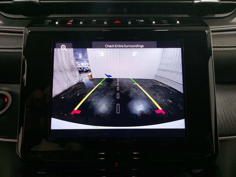 Used 2023 Jeep Grand Cherokee Laredo image 23