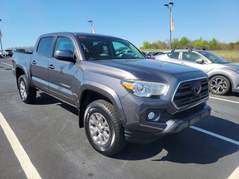 Used 2019 Toyota Tacoma SR5 image 1