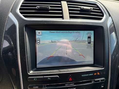 Used 2017 Ford Explorer Sport w/ Equipment Group 401A AWD/4WD image 14