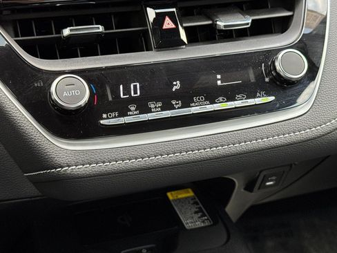 Used 2025 Toyota Corolla SE w/ SE Package FWD image 24