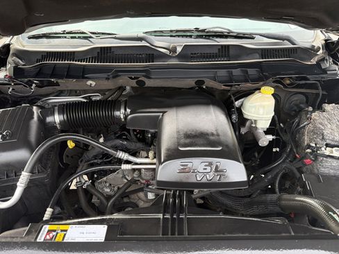 Used 2015 RAM 1500 Express RWD image 31