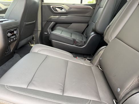 Used 2021 Chevrolet Tahoe Z71 w/ Luxury Package image 17