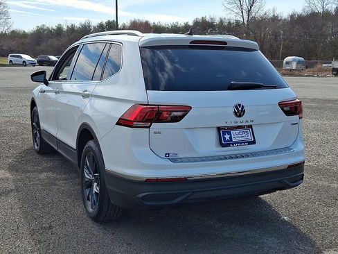 Used 2023 Volkswagen Tiguan SE AWD/4WD image 9