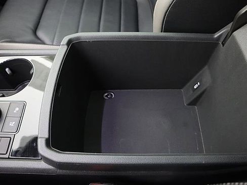 Used 2021 Volkswagen Atlas SEL Premium image 35