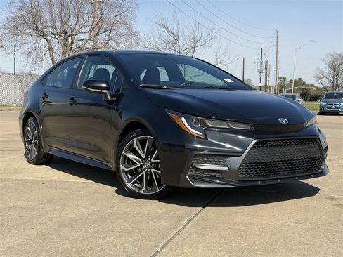 Used 2022 Toyota Corolla SE image 2