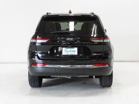 Used 2023 Jeep Grand Cherokee Limited AWD/4WD image 25