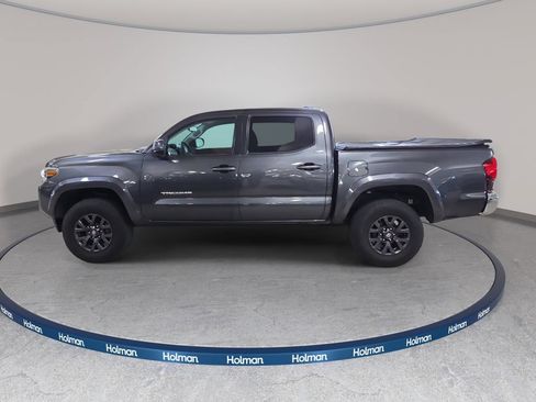 Used 2020 Toyota Tacoma SR5 RWD image 11