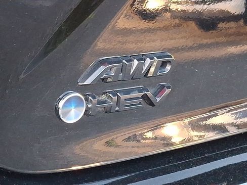 Used 2025 Toyota Camry SE AWD/4WD image 29