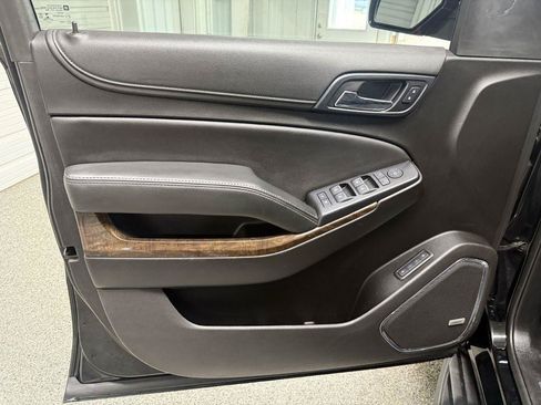 Used 2019 Chevrolet Suburban LT AWD/4WD image 26