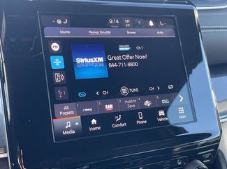 Used 2023 Jeep Grand Cherokee Altitude video 3