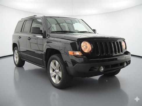 Used 2016 Jeep Patriot Latitude image 1