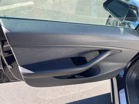 Used 2018 Tesla Model 3 Long Range image 18