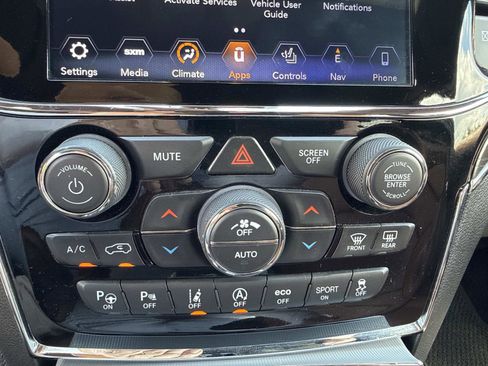 Used 2019 Jeep Grand Cherokee Summit w/ Platinum Series Group RWD image 28