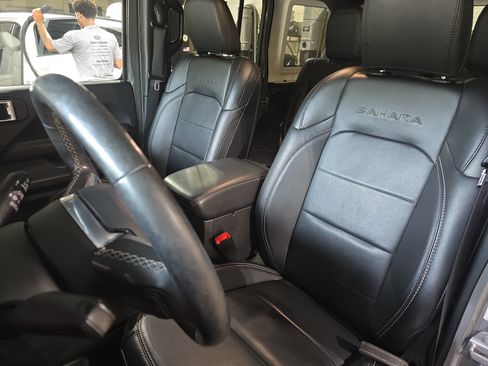 Used 2019 Jeep Wrangler Unlimited Sahara AWD/4WD image 14