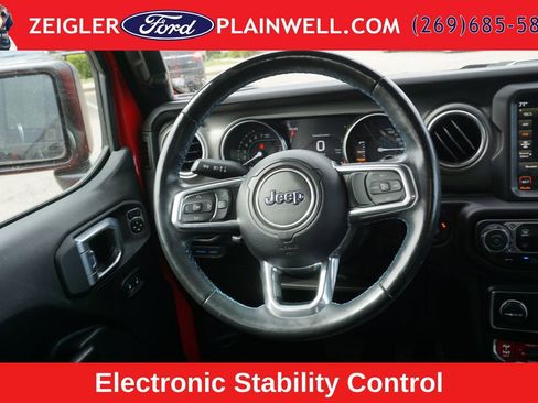 Used 2022 Jeep Wrangler Unlimited Rubicon 4xe w/ Cold Weather Group AWD/4WD image 13