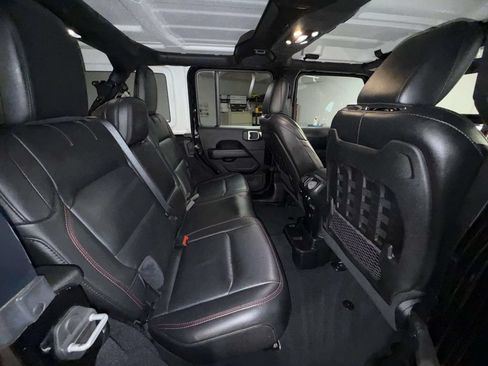 Used 2020 Jeep Wrangler Unlimited Rubicon w/ Dual Top Group AWD/4WD image 16