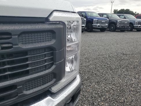 New 2026 Ford F250 XL w/ XL Chrome Package image 3