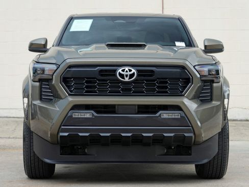 Used 2024 Toyota Tacoma TRD Sport RWD image 7