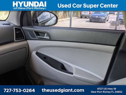 Used 2016 Hyundai Tucson SE w/ Option Group 02 FWD image 17