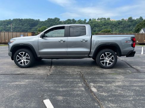 Used 2023 Chevrolet Colorado Z71 w/ Z71 Convenience Package 2 image 9