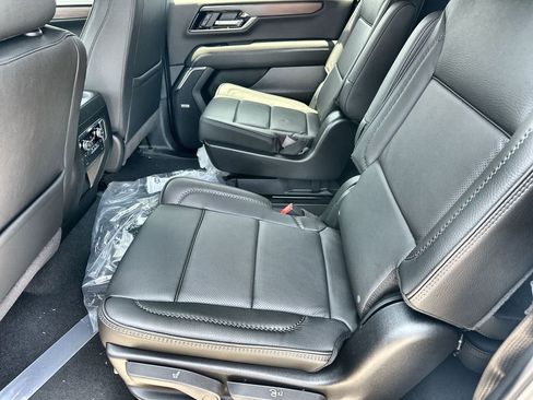 New 2026 GMC Yukon XL Denali RWD image 16