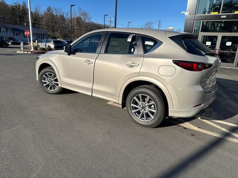 New 2025 MAZDA CX-5 AWD 2.5 S w/ Preferred Package image 3