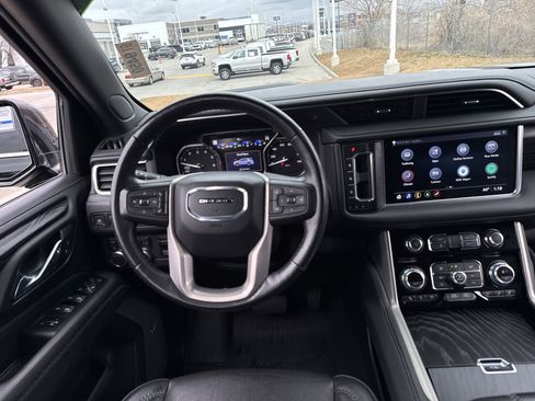 Used 2021 GMC Yukon Denali w/ Denali Premium Package image 16