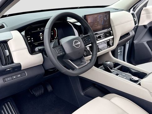 New 2026 Nissan Pathfinder SL image 4