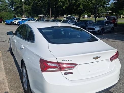 Used 2022 Chevrolet Malibu LT FWD image 7