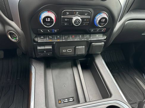 Used 2020 GMC Sierra 1500 SLT AWD/4WD image 25