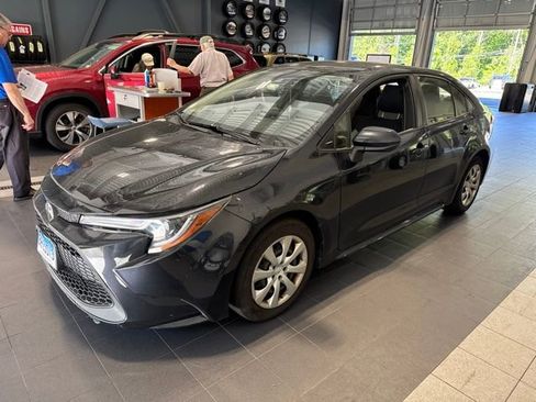 Used 2020 Toyota Corolla LE FWD image 12
