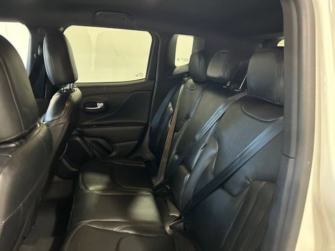 Used 2022 Jeep Renegade Altitude w/ Convenience Group AWD/4WD image 31