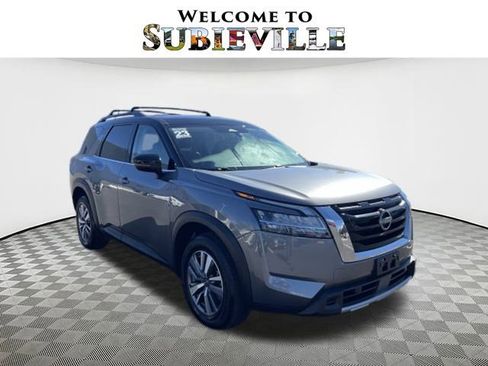 Used 2023 Nissan Pathfinder SL image 1