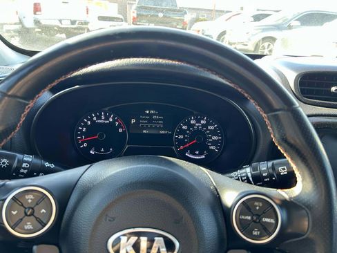 Used 2017 Kia Soul ! image 12