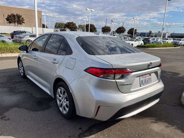 Used 2020 Toyota Corolla LE FWD image 4