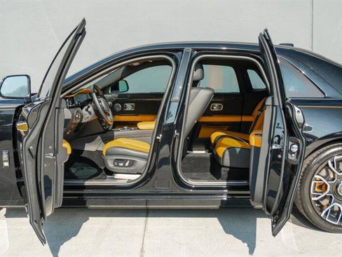 Used 2022 Rolls-Royce Ghost Black Badge image 9