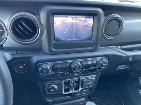 Used 2023 Jeep Wrangler Unlimited AWD/4WD image 24
