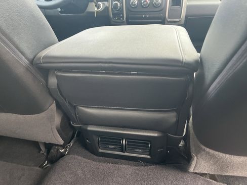 Used 2019 RAM 1500 Classic SLT AWD/4WD image 31