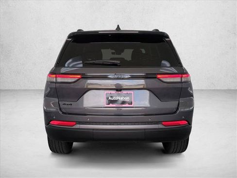 New 2026 Jeep Grand Cherokee Limited w/ Limited Altitude Package AWD/4WD image 8
