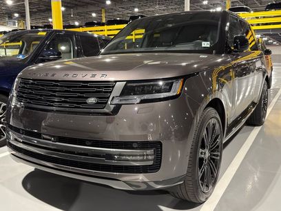 Used 2025 Land Rover Range Rover SE