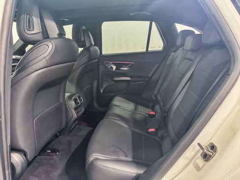 Used 2025 Mercedes-Benz GLC 300 image 19