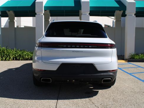 Certified 2025 Porsche Cayenne image 6