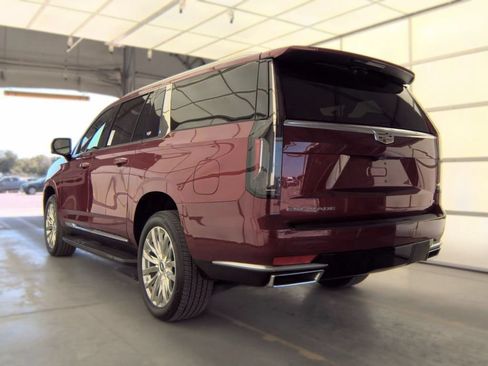 Used 2023 Cadillac Escalade ESV Premium Luxury w/ LPO, Floor Liner Package RWD image 4