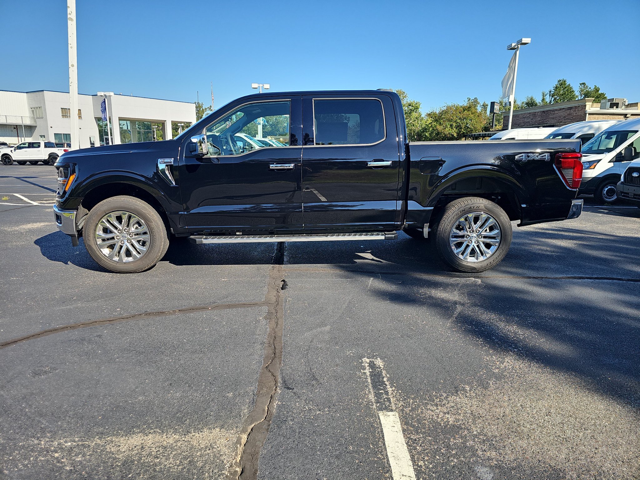 New 2026 Ford F150 XLT w/ Equipment Group 302A MID AWD/4WD image 4